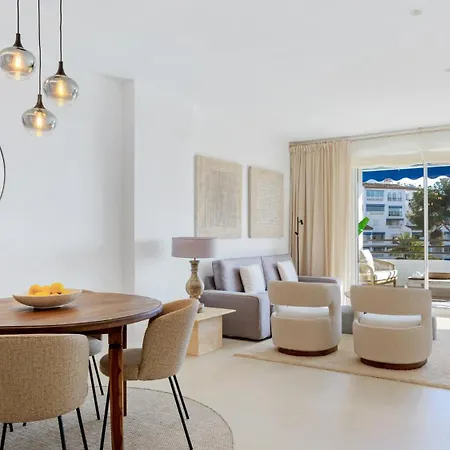 Two Bedroom - Sea View Apartment *